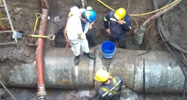 Malena Galmarini recorrió la obra de reparación de grandes conductos que AySA realiza en Pacheco