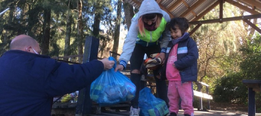 Tigre entregó 250 bolsas de alimentos a familias del Delta para mitigar los efectos de la pandemia