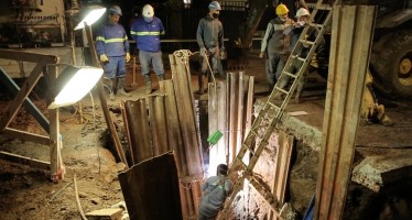 AySA repara una importante cañería de agua en Carapachay