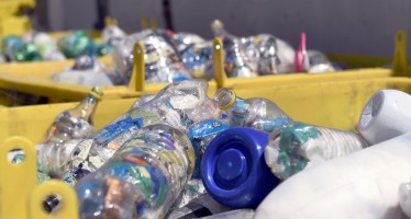 San Fernando recicló 8.000 kilos de Botellas de Amor rellenadas con plásticos de un solo uso
