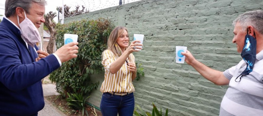 Malena Galmarini y Mariano Cascallares inauguraron redes de agua en Almirante Brown