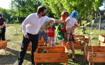 Escobar Sostenible: Ariel Sujarchuk entregó certificados y huertas a 50 protectores ambientales del distrito