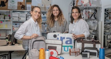 Diseñan marroquinería con bolsas de arena descartadas por Vaca Muerta