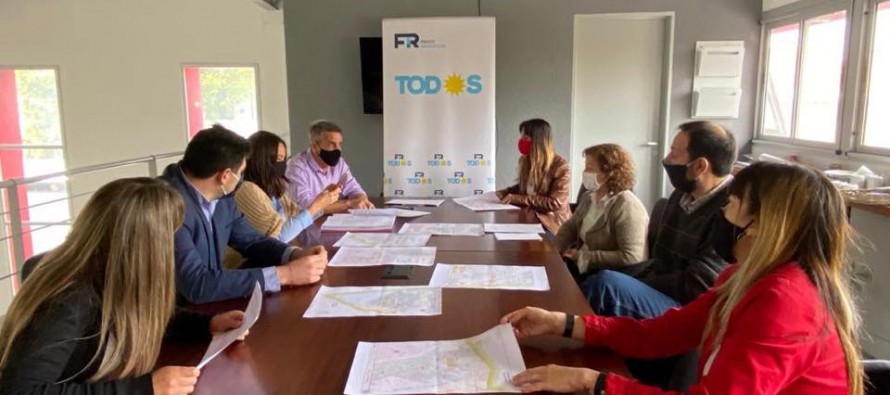 Concejales del FR TODOS solicitaron instalar refugios del Programa Paradas Seguras