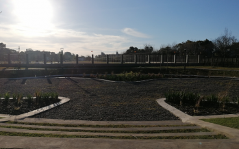 Nueva plaza que funciona como reservorio en Beccar