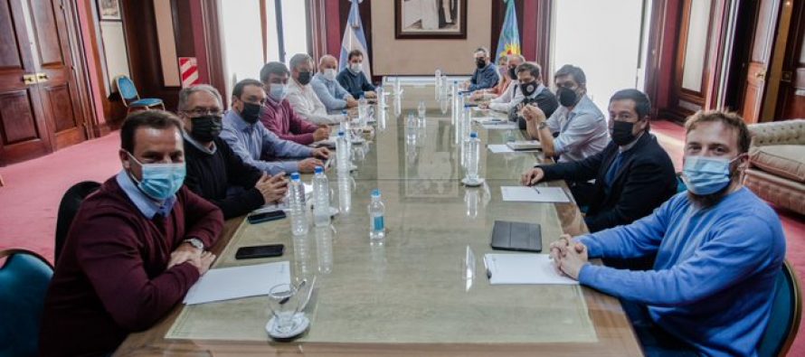 Kicillof recibió a intendentes del GBA para analizar medidas económicas