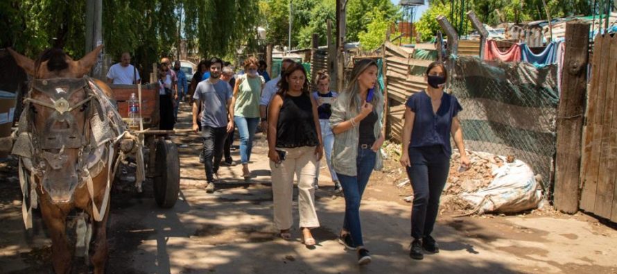 Malena Galmarini recorrió junto a Fernanda Miño obras de agua y electricidad en Tigre