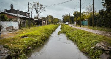 Escobar firmó un acuerdo con Nación para el saneamiento de la Cuenca del Arroyo Bedoya