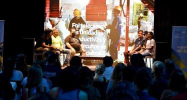 Referentes de cooperativas presentaron una guía de reciclado en Tecnópolis