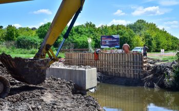 Avanza la construcción del puente vial sobre el arroyo Garín