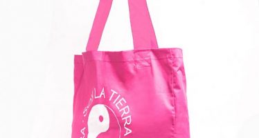 Un bolso de diseño a beneficio de la limpieza del Río de la Plata