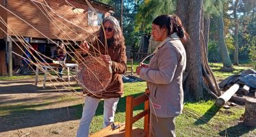 El taller de cestería en el Arroyo Caraguatá avanza superando las expectativas