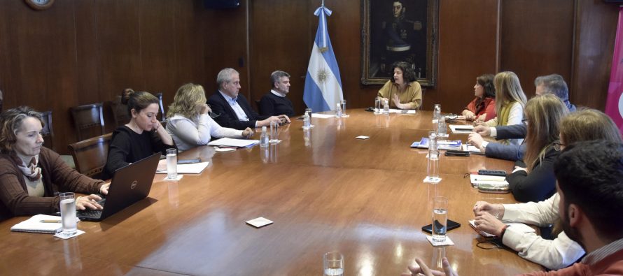 Avanza la implementación de la ley de Promoción de Alimentación Saludable