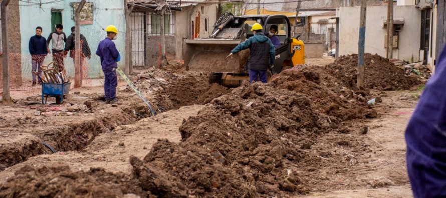 AySA proyecta duplicar la cobertura de agua potable y triplicar la de cloacas en barrios vulnerables