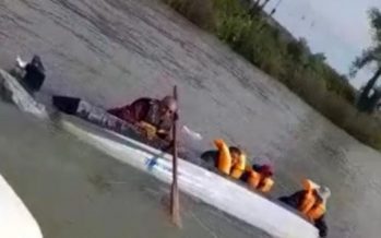 Prefectura asistió a cuatro hombres que dieron vuelta campana con su embarcación