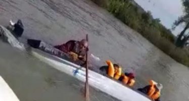 Prefectura asistió a cuatro hombres que dieron vuelta campana con su embarcación