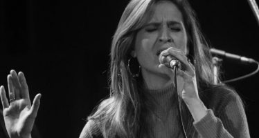 Lorena Salomón, la cantora marplatense que formó parte del Festival Raíces Provincianas en Escobar