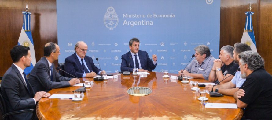 Mercedes Benz anunció que construirá un nuevo centro industrial en Zárate