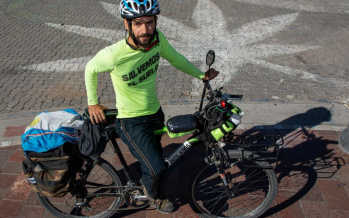 Recorrió 3 mil kilómetros en bicicleta para concientizar sobre el cuidado del suelo