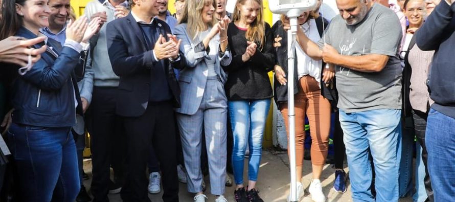 Malena Galmarini, Axel Kicillof y Wado de Pedro habilitaron una red cloacal en Tres de Febrero
