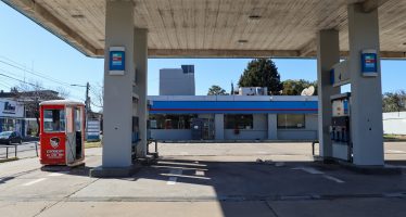 Empezó la refacción del predio de la estación de servicio abandonada en San Isidro