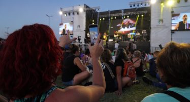Una interpretación masiva de “De Música Ligera” y un festival para homenajear a Cerati en Vicente López