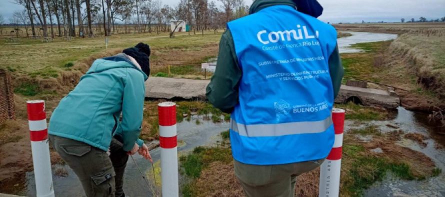 ComiLu continúa realizando monitoreos de calidad de agua en el Río Luján