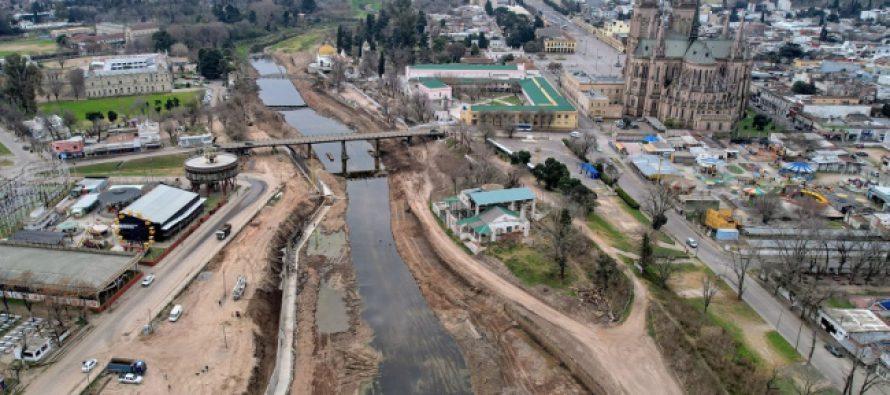 Avanzan las obras de ampliación del cauce del Río Luján