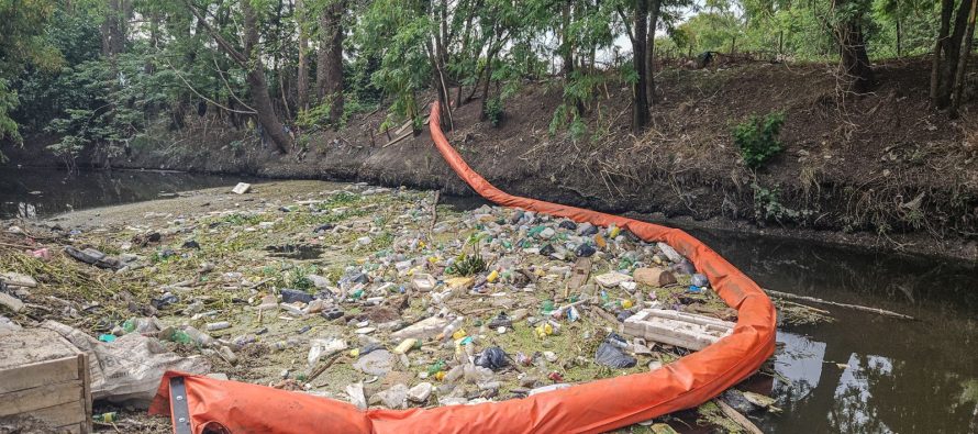 La ecobarda del Arroyo Escobar evitó que más de 5.000 kilos de basura contaminen la Reserva de Maschwitz