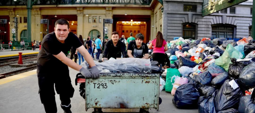 Tren Solidario: la cruzada ferroviaria de un estudiante y un graduado de la UNSAM para ayudar a Bahía Blanca