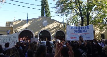 Nueva polémica en San Isidro: el municipio promueve la apertura de una calle que atraviesa una escuela