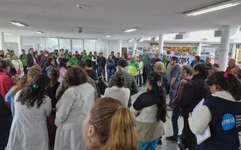 Asamblea en el Hospital Central de San Isidro ante incumplimientos del gobierno municipal
