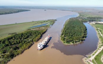 Puerto de San Pedro: un buque varado y el peor escenario