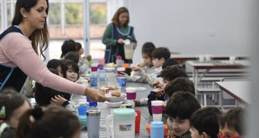 Vicente López reemplazó alimentos ultraprocesados en escuelas por comidas saludables