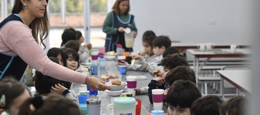 Vicente López reemplazó alimentos ultraprocesados en escuelas por comidas saludables