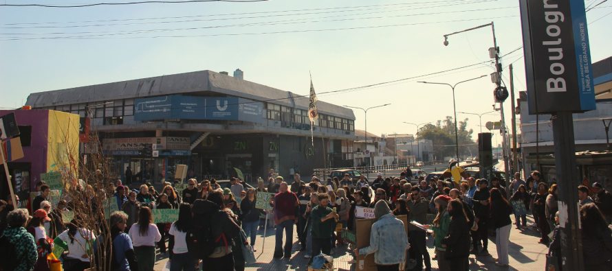 Multitudinaria participación en el segundo Marchazo por el Parque Público en Boulogne