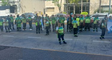 Manifestación de trabajadores municipales de San Isidro por incumplimientos de acuerdos