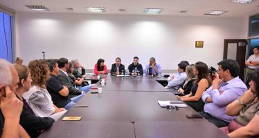 Legisladores bonaerenses buscan crear una ley que regule la utilización de plásticos de un solo uso