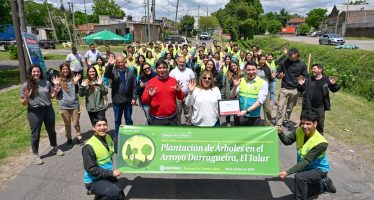 Operativo de limpieza y plantación de árboles en El Talar