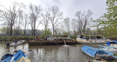San Isidro: retiraron una draga varada desde 2016
